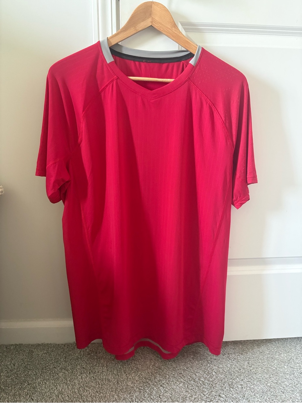 Lululemon Men’s Metal Vent Tech  Performance Short-Sleeve Shirt - Lulu Red Large